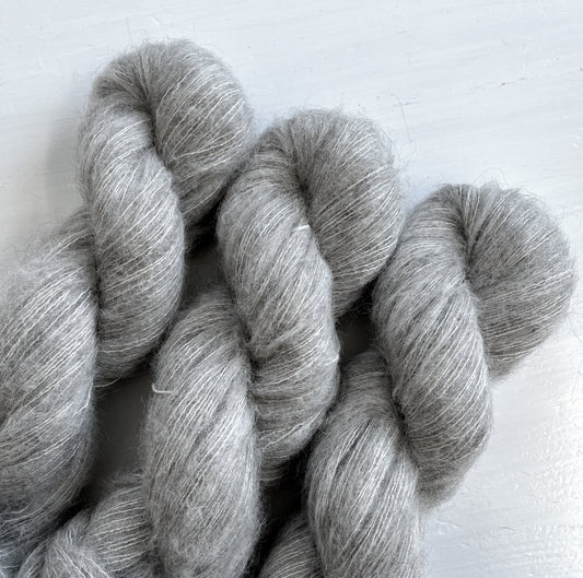 Ufarvet - Baby Yak Silk